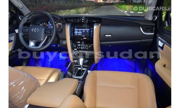 Acheter Import Voiture Toyota Fortuner Noir à Import - Dubai, État d'Al Jazirah Acheter Import Voiture Toyota Fortuner Noir à Import - Dubai, État d'Al Jazirah