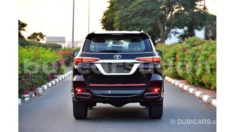 Big with watermark toyota fortuner al jazirah state import dubai 3350