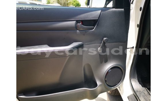 Buy Import Toyota Hilux White Car in Import - Dubai in Al Jazirah State Buy Import Toyota Hilux White Car in Import - Dubai in Al Jazirah State