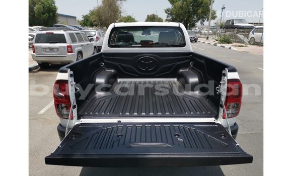 Buy Import Toyota Hilux White Car in Import - Dubai in Al Jazirah State Buy Import Toyota Hilux White Car in Import - Dubai in Al Jazirah State