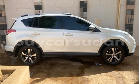 Buy Used Toyota RAV4 White Car in Omdourman in Khartoum Buy Used Toyota RAV4 White Car in Omdourman in Khartoum