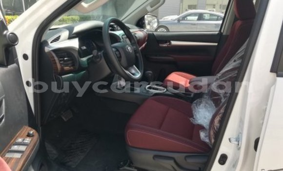 Acheter Neuf Voiture Toyota Hilux Blanc à Import - Dubai, État d'Al Jazirah Acheter Neuf Voiture Toyota Hilux Blanc à Import - Dubai, État d'Al Jazirah
