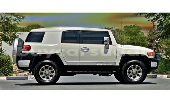 Buy Import Toyota FJ Cruiser White Car in Import - Dubai in Al Jazirah State Buy Import Toyota FJ Cruiser White Car in Import - Dubai in Al Jazirah State