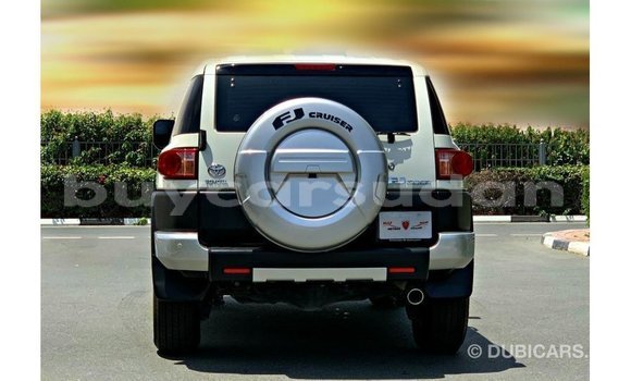 Buy Import Toyota FJ Cruiser White Car in Import - Dubai in Al Jazirah State Buy Import Toyota FJ Cruiser White Car in Import - Dubai in Al Jazirah State