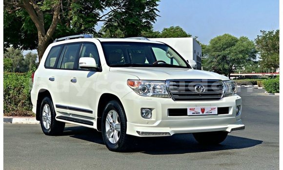 Buy Import Toyota Land Cruiser White Car in Import - Dubai in Al Jazirah State Buy Import Toyota Land Cruiser White Car in Import - Dubai in Al Jazirah State