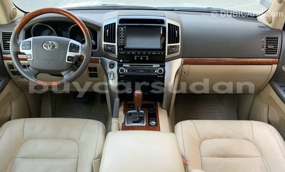 Buy Import Toyota Land Cruiser White Car in Import - Dubai in Al Jazirah State Buy Import Toyota Land Cruiser White Car in Import - Dubai in Al Jazirah State