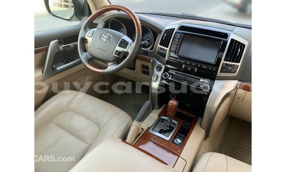 Buy Import Toyota Land Cruiser White Car in Import - Dubai in Al Jazirah State Buy Import Toyota Land Cruiser White Car in Import - Dubai in Al Jazirah State