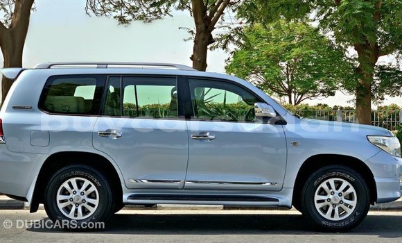 Buy Import Toyota Land Cruiser Blue Car in Import - Dubai in Al Jazirah State Buy Import Toyota Land Cruiser Blue Car in Import - Dubai in Al Jazirah State