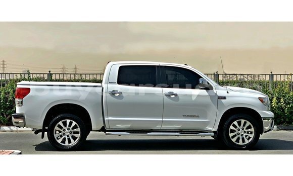 Buy Import Toyota Tundra White Car in Import - Dubai in Al Jazirah State Buy Import Toyota Tundra White Car in Import - Dubai in Al Jazirah State