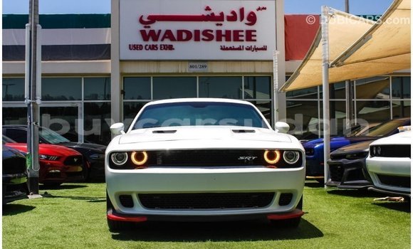 Buy Import Dodge Challenger White Car in Import - Dubai in Al Jazirah State Buy Import Dodge Challenger White Car in Import - Dubai in Al Jazirah State