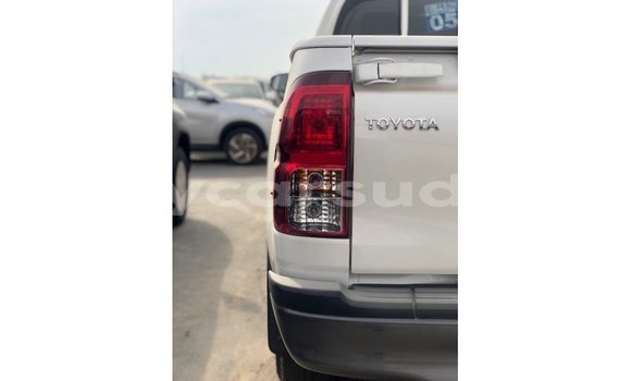 Buy Import Toyota Hilux White Car in Import - Dubai in Al Jazirah State Buy Import Toyota Hilux White Car in Import - Dubai in Al Jazirah State