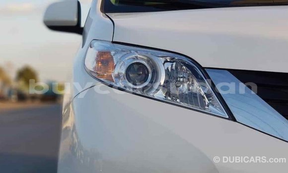 Buy Import Toyota Sienna White Car in Import - Dubai in Al Jazirah State Buy Import Toyota Sienna White Car in Import - Dubai in Al Jazirah State