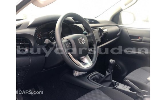 Buy Import Toyota Hilux White Car in Import - Dubai in Al Jazirah State Buy Import Toyota Hilux White Car in Import - Dubai in Al Jazirah State