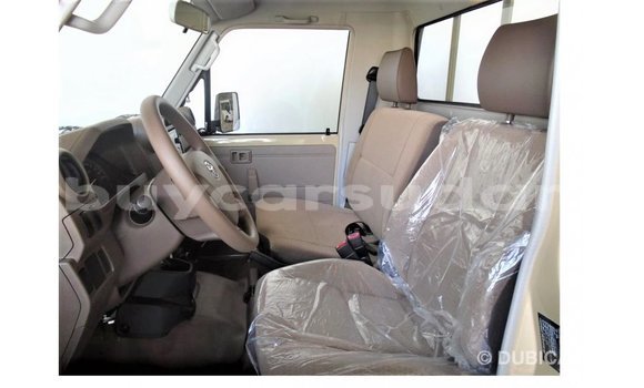 Buy Import Toyota Land Cruiser Beige Car in Import - Dubai in Al Jazirah State Buy Import Toyota Land Cruiser Beige Car in Import - Dubai in Al Jazirah State