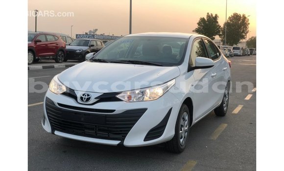 Buy Import Toyota DA White Truck in Import - Dubai in Al Jazirah State Buy Import Toyota DA White Truck in Import - Dubai in Al Jazirah State