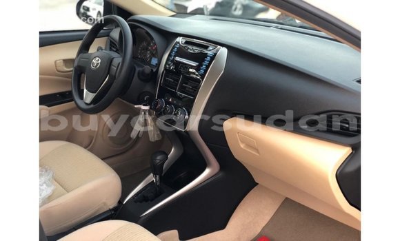 Buy Import Toyota DA White Truck in Import - Dubai in Al Jazirah State Buy Import Toyota DA White Truck in Import - Dubai in Al Jazirah State