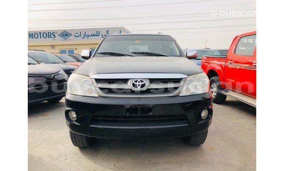 Acheter Import Voiture Toyota Fortuner Noir à Import - Dubai, État d'Al Jazirah Acheter Import Voiture Toyota Fortuner Noir à Import - Dubai, État d'Al Jazirah