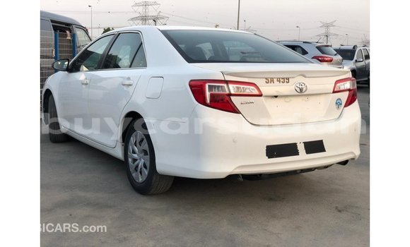 Acheter Import Voiture Toyota Camry Blanc à Import - Dubai, État d'Al Jazirah Acheter Import Voiture Toyota Camry Blanc à Import - Dubai, État d'Al Jazirah
