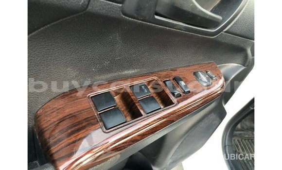 Acheter Import Voiture Toyota Camry Blanc à Import - Dubai, État d'Al Jazirah Acheter Import Voiture Toyota Camry Blanc à Import - Dubai, État d'Al Jazirah