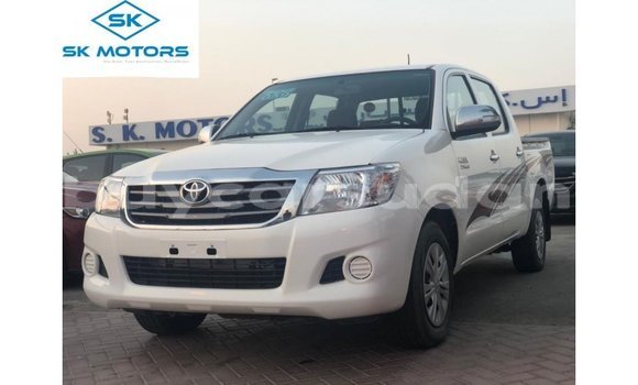 Buy Import Toyota Hilux White Car in Import - Dubai in Al Jazirah State