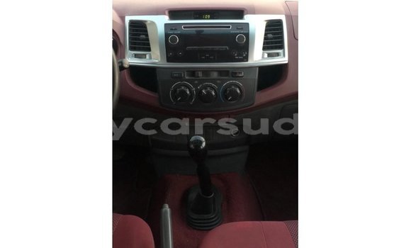 Acheter Import Voiture Toyota Hilux Blanc à Import - Dubai, État d'Al Jazirah Acheter Import Voiture Toyota Hilux Blanc à Import - Dubai, État d'Al Jazirah