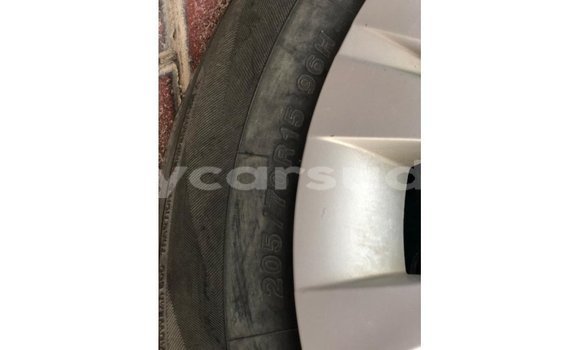 Acheter Import Voiture Toyota Hilux Blanc à Import - Dubai, État d'Al Jazirah Acheter Import Voiture Toyota Hilux Blanc à Import - Dubai, État d'Al Jazirah