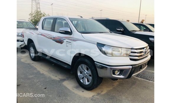 Acheter Import Voiture Toyota Hilux Blanc à Import - Dubai, État d'Al Jazirah Acheter Import Voiture Toyota Hilux Blanc à Import - Dubai, État d'Al Jazirah