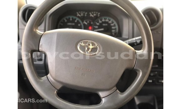 Acheter Import Voiture Toyota Land Cruiser Blanc à Import - Dubai, État d'Al Jazirah Acheter Import Voiture Toyota Land Cruiser Blanc à Import - Dubai, État d'Al Jazirah