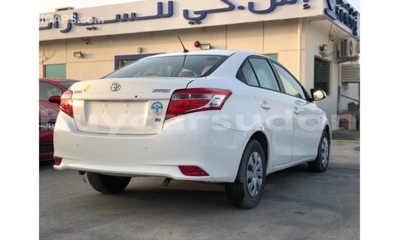 Acheter Import Voiture Toyota Yaris Blanc à Import - Dubai, État d'Al Jazirah Acheter Import Voiture Toyota Yaris Blanc à Import - Dubai, État d'Al Jazirah