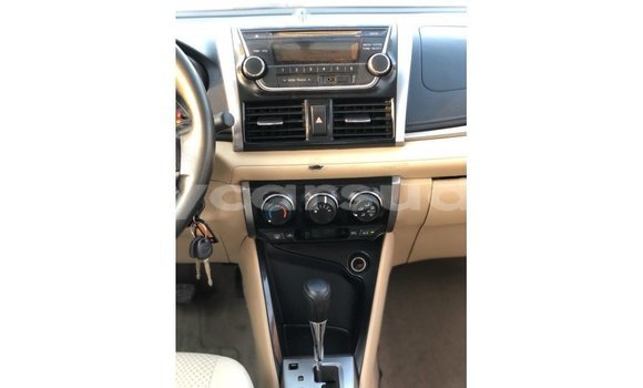 Acheter Import Voiture Toyota Yaris Blanc à Import - Dubai, État d'Al Jazirah Acheter Import Voiture Toyota Yaris Blanc à Import - Dubai, État d'Al Jazirah