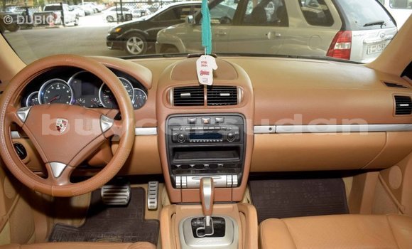 Buy Import Porsche Cayenne Green Car in Import - Dubai in Al Jazirah State Buy Import Porsche Cayenne Green Car in Import - Dubai in Al Jazirah State