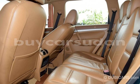 Buy Import Porsche Cayenne Green Car in Import - Dubai in Al Jazirah State Buy Import Porsche Cayenne Green Car in Import - Dubai in Al Jazirah State