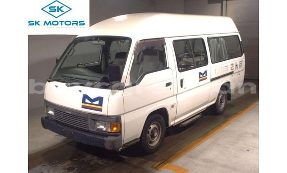 Buy Import Nissan Caravan White Car in Import - Dubai in Al Jazirah State
