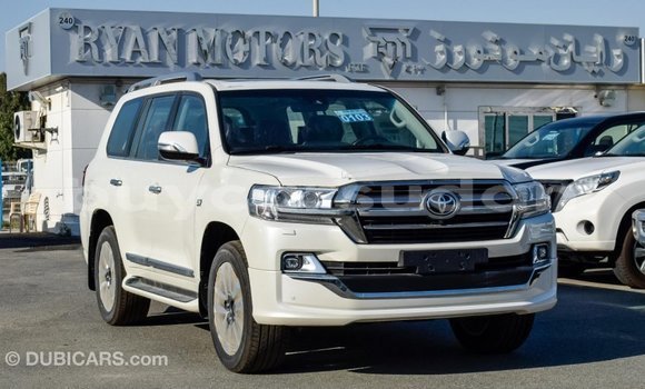 Buy Import Toyota Land Cruiser White Car in Import - Dubai in Al Jazirah State Buy Import Toyota Land Cruiser White Car in Import - Dubai in Al Jazirah State