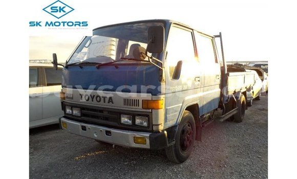 Acheter Import Utilitaire Toyota Dyna Bleu à Import - Dubai, État d'Al Jazirah Acheter Import Utilitaire Toyota Dyna Bleu à Import - Dubai, État d'Al Jazirah