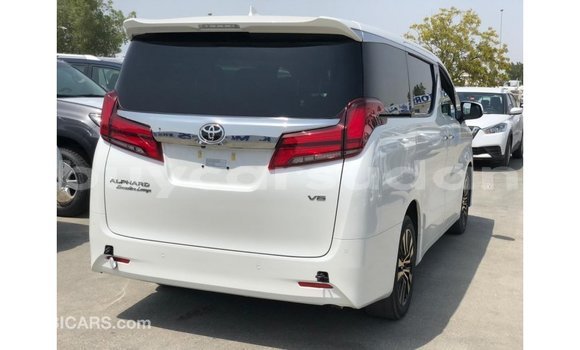 Acheter Import Voiture Toyota Alphard Blanc à Import - Dubai, État d'Al Jazirah Acheter Import Voiture Toyota Alphard Blanc à Import - Dubai, État d'Al Jazirah