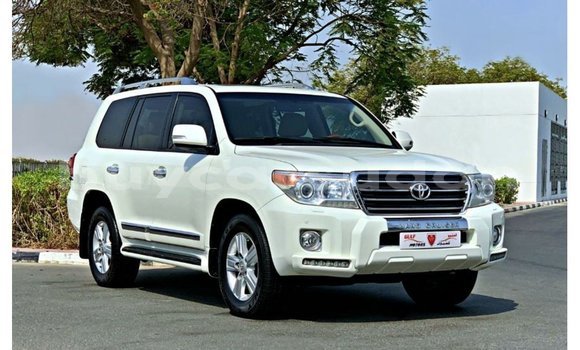 Buy Import Toyota Land Cruiser White Car in Import - Dubai in Al Jazirah State Buy Import Toyota Land Cruiser White Car in Import - Dubai in Al Jazirah State