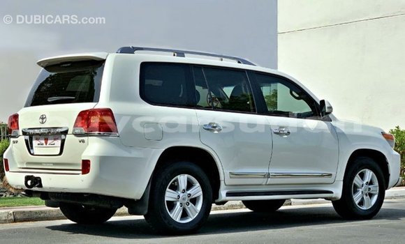 Buy Import Toyota Land Cruiser White Car in Import - Dubai in Al Jazirah State Buy Import Toyota Land Cruiser White Car in Import - Dubai in Al Jazirah State