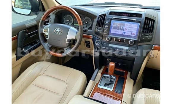 Buy Import Toyota Land Cruiser White Car in Import - Dubai in Al Jazirah State Buy Import Toyota Land Cruiser White Car in Import - Dubai in Al Jazirah State