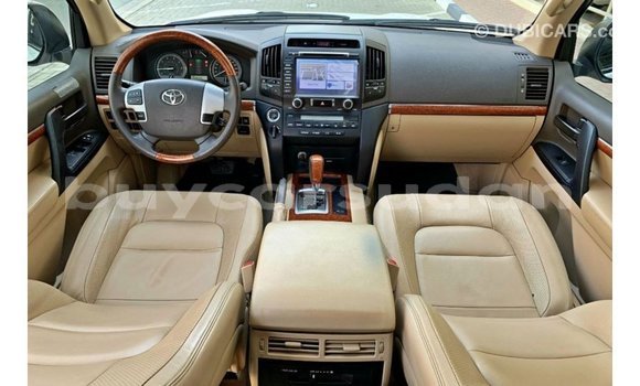 Buy Import Toyota Land Cruiser White Car in Import - Dubai in Al Jazirah State Buy Import Toyota Land Cruiser White Car in Import - Dubai in Al Jazirah State
