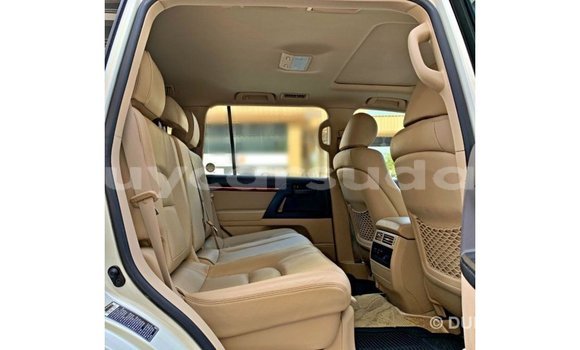 Buy Import Toyota Land Cruiser White Car in Import - Dubai in Al Jazirah State Buy Import Toyota Land Cruiser White Car in Import - Dubai in Al Jazirah State