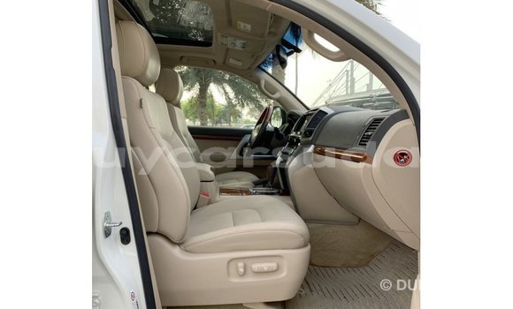 Buy Import Toyota Land Cruiser White Car in Import - Dubai in Al Jazirah State Buy Import Toyota Land Cruiser White Car in Import - Dubai in Al Jazirah State