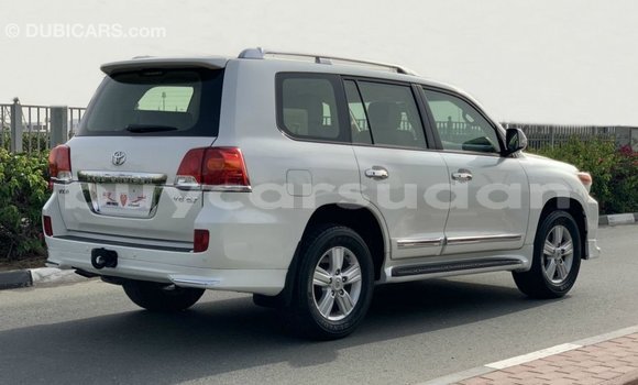 Buy Import Toyota Land Cruiser White Car in Import - Dubai in Al Jazirah State Buy Import Toyota Land Cruiser White Car in Import - Dubai in Al Jazirah State