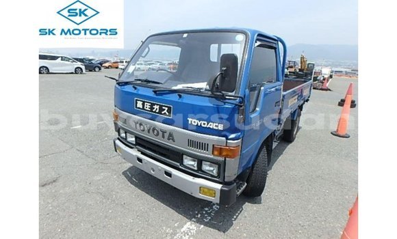 Buy Import Toyota HiAce Blue Truck in Import - Dubai in Al Jazirah State Buy Import Toyota HiAce Blue Truck in Import - Dubai in Al Jazirah State