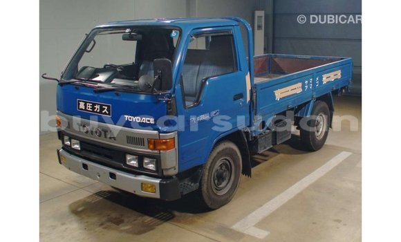 Buy Import Toyota HiAce Blue Truck in Import - Dubai in Al Jazirah State Buy Import Toyota HiAce Blue Truck in Import - Dubai in Al Jazirah State