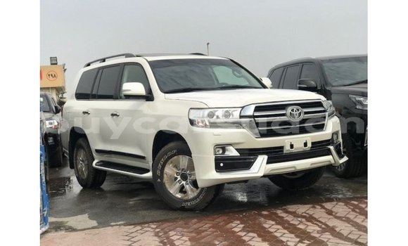Acheter Import Voiture Toyota Land Cruiser Blanc à Import - Dubai, État d'Al Jazirah