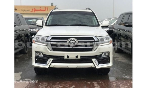 Acheter Import Voiture Toyota Land Cruiser Blanc à Import - Dubai, État d'Al Jazirah Acheter Import Voiture Toyota Land Cruiser Blanc à Import - Dubai, État d'Al Jazirah