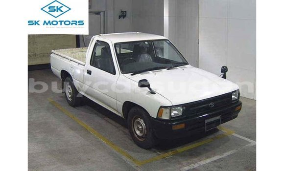 Buy Import Toyota Hilux White Car in Import - Dubai in Al Jazirah State Buy Import Toyota Hilux White Car in Import - Dubai in Al Jazirah State