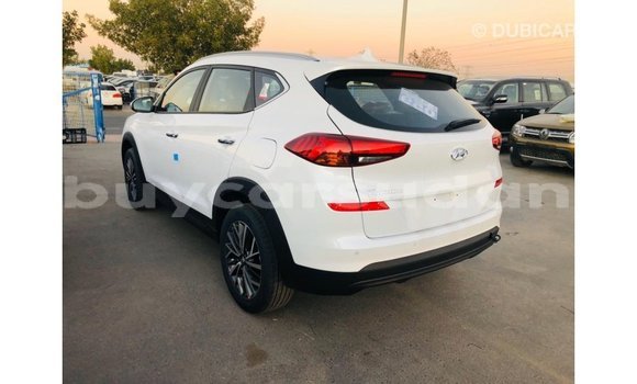 Buy Import Hyundai Tucson White Car in Import - Dubai in Al Jazirah State Buy Import Hyundai Tucson White Car in Import - Dubai in Al Jazirah State