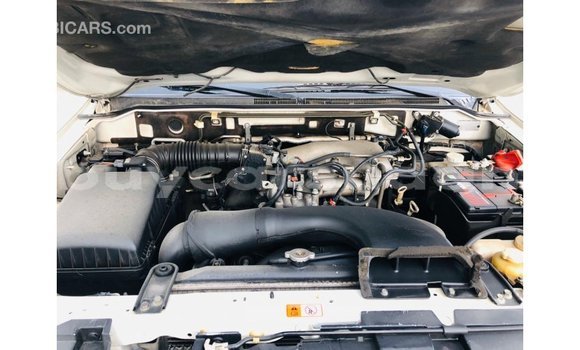 Acheter Import Voiture Mitsubishi Pajero Blanc à Import - Dubai, État d'Al Jazirah Acheter Import Voiture Mitsubishi Pajero Blanc à Import - Dubai, État d'Al Jazirah